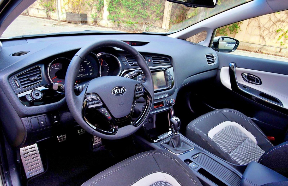 2022 KIA Ceed Interior